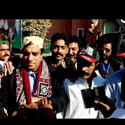 ImranKhanzada_'s tweet image. Salute To Services &amp;amp; Struggle Of Sir @JehangirBader Symbol Of Courage &amp;amp; Commitment, An inspiration, a True Democratic Leader. Me With #RIPJB