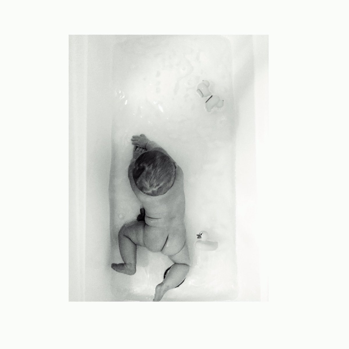 jossandlock's tweet photo. No better way to start a Monday then with a diaper blowout, bath and laundry🙄
#momlife #momprobs #mondaymornings #diaperfail #momtruth https://t.co/eNI1zjcjjc
