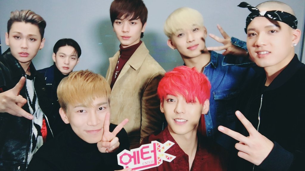 enterk_ytn's tweet photo. 🙊잠못드는 #엔터K 애청자 여러분을 위한 깜짝소식🙊 이번주 일요일(20일) #태그인스타 는 바쁜 일정중에도 #YTN 을 찾아준 #비투비 와 함께합니다💙 나와달라 나와달라 그리 #기도 를 했더니 또 와준 의리의 일곱남자! #BTOB #예지앞사 #엔비영사 https://t.co/X1RTdP0LHg