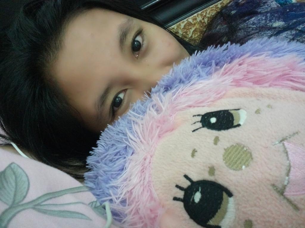 dhewyy_dewi's tweet photo. Selamat malam rindu yang terbungkam. Semoga angin tak pernah enggan meniupkan desirnya. Guten nach💕🌛🌃 https://t.co/4ByRRBEkRp