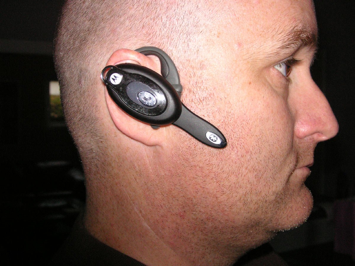 Bluetooth-гарнитура Motorola h700