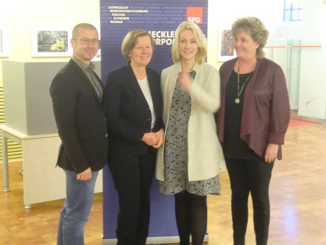 JusosNWM's tweet photo. #Kreisparteitag der #SPD Nordwestmecklenburg-Wismar mit Grußwort von @ManuelaSchwesig und Iris Hoffmann und der Wahl des neuen Vorstandes https://t.co/SPUxZgidpI