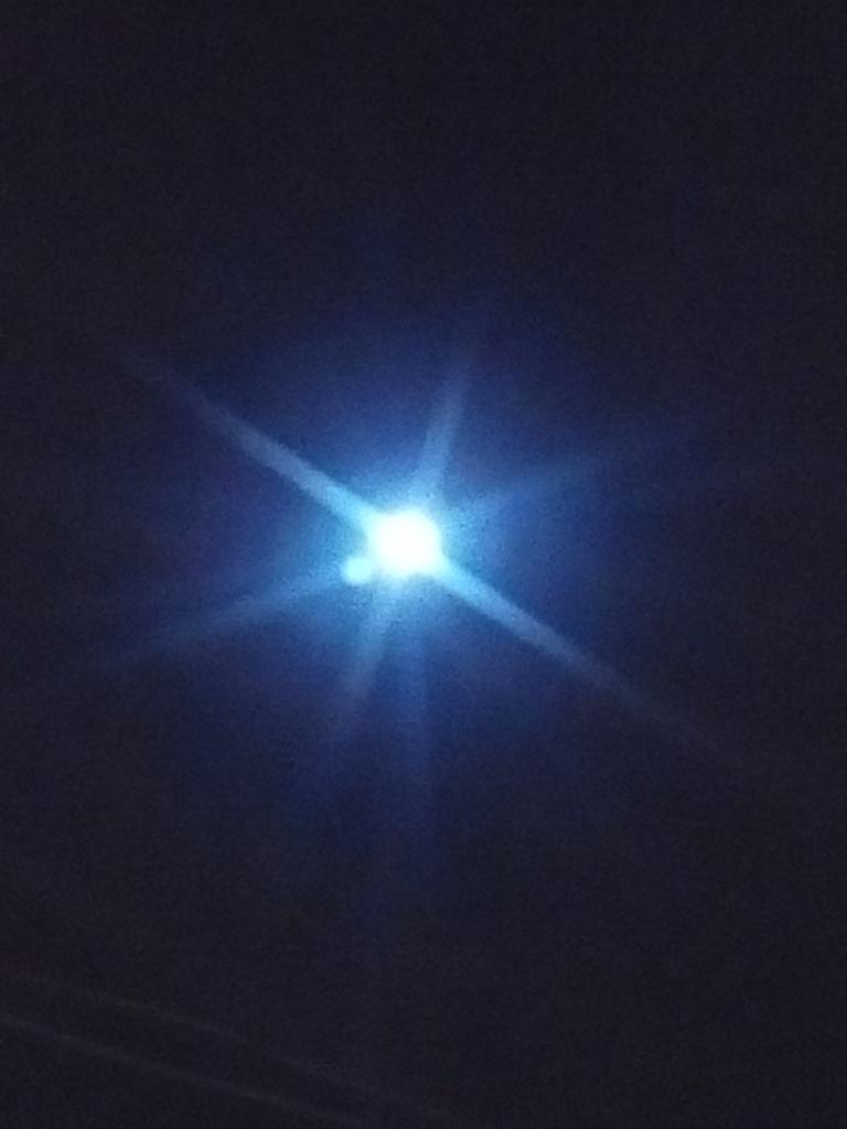koywangca's tweet photo. #supermoon2016 ang liwanag naman.😘😘😘 https://t.co/1Z0CAmCKXn
