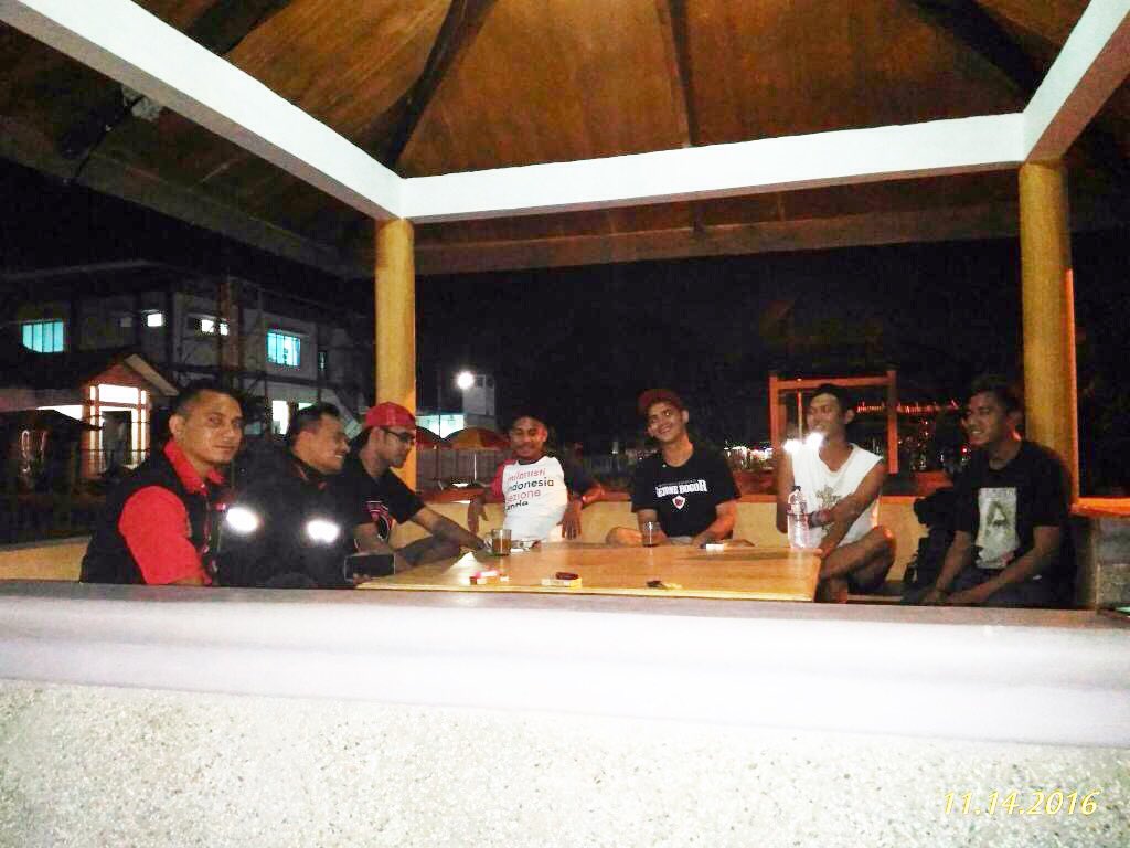 MIsezBogor's tweet photo. Ini juga salah satu keuntungan jadi member @MilanistiOrId kita bisa silaturahmi saling kenal temen2 milanisti se Indonesia #forzamilanisti https://t.co/LSw7m4HinX
