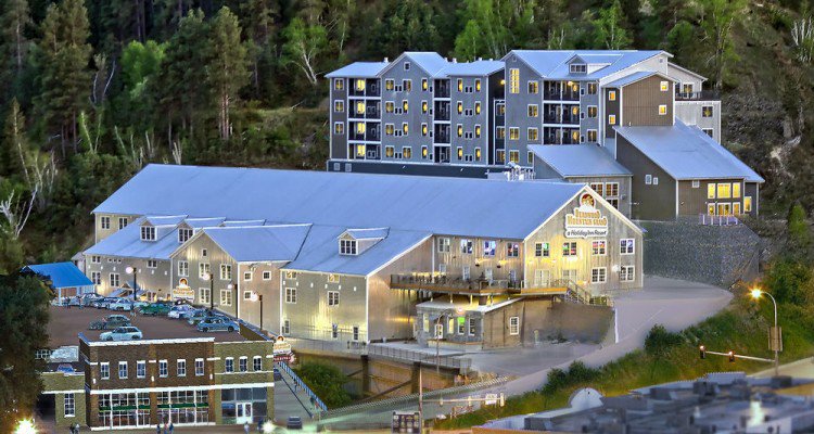 Slot__Master's tweet photo. Финансисты курорта #Deadwood #Mountain #Grand судятся с группой разработчиков, которые превратили золотодобывающий завод в #отельказино. https://t.co/Z2NFDq3sRP