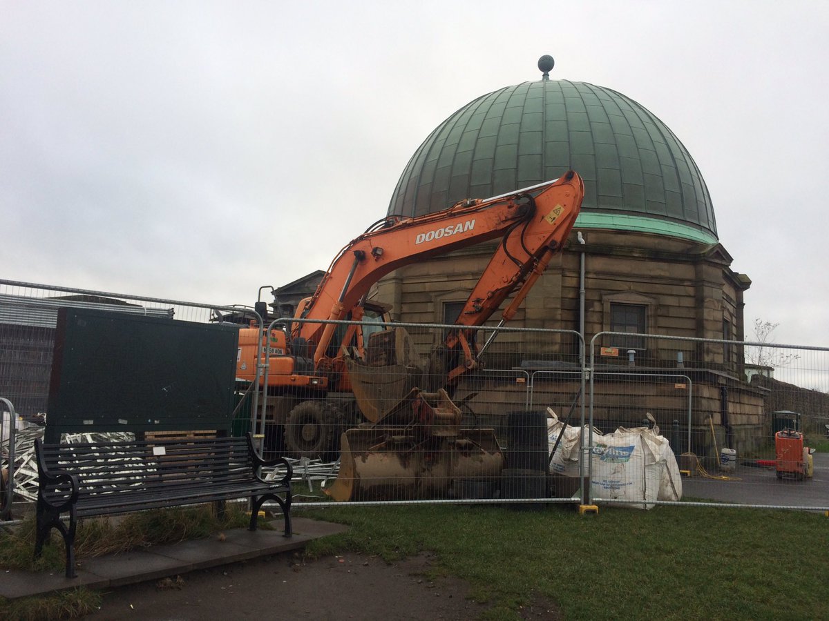 After a lull the past couple of weeks, the 1st piece of heavy machinery has arrived on #CaltonHill #allsystemsgo  #TowardsACityObservatory