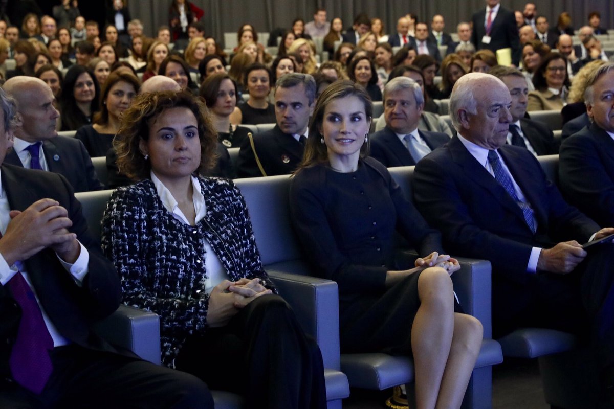 CasaReal's tweet photo. La Reina, en la la jornada "Presencia femenina en puestos de alta dirección" @PromocionaMujer https://t.co/KAVVTAzaLW https://t.co/0cciMgYK3k