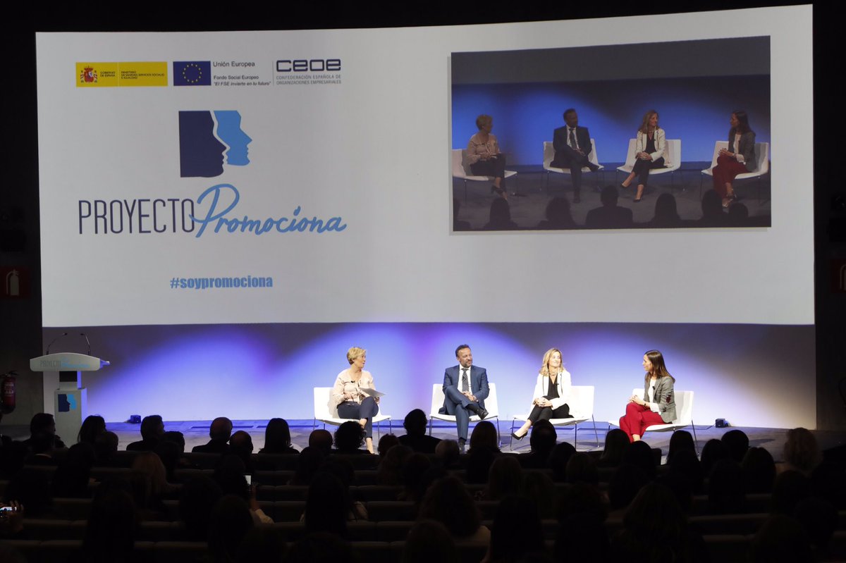 CasaReal's tweet photo. La Reina, en la la jornada "Presencia femenina en puestos de alta dirección" @PromocionaMujer https://t.co/KAVVTAzaLW https://t.co/0cciMgYK3k