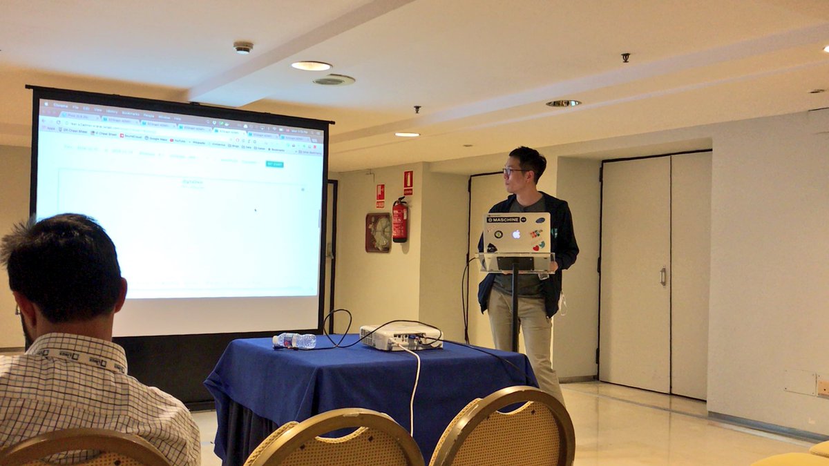 s2graph's tweet image. Our second session at #ApacheCon #apachebigdata