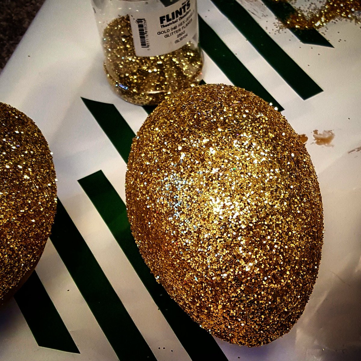 2 weeks until rehearsals start and stage management have been busy with the glitter...
#panto #goldenegg #jackandthebeanstalk #radlettcentre