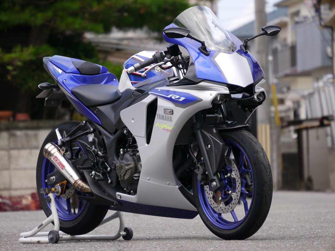 ふと思ったんだけど、 YZF-R25用社外カウル、下の4つなら皆さんはどれ