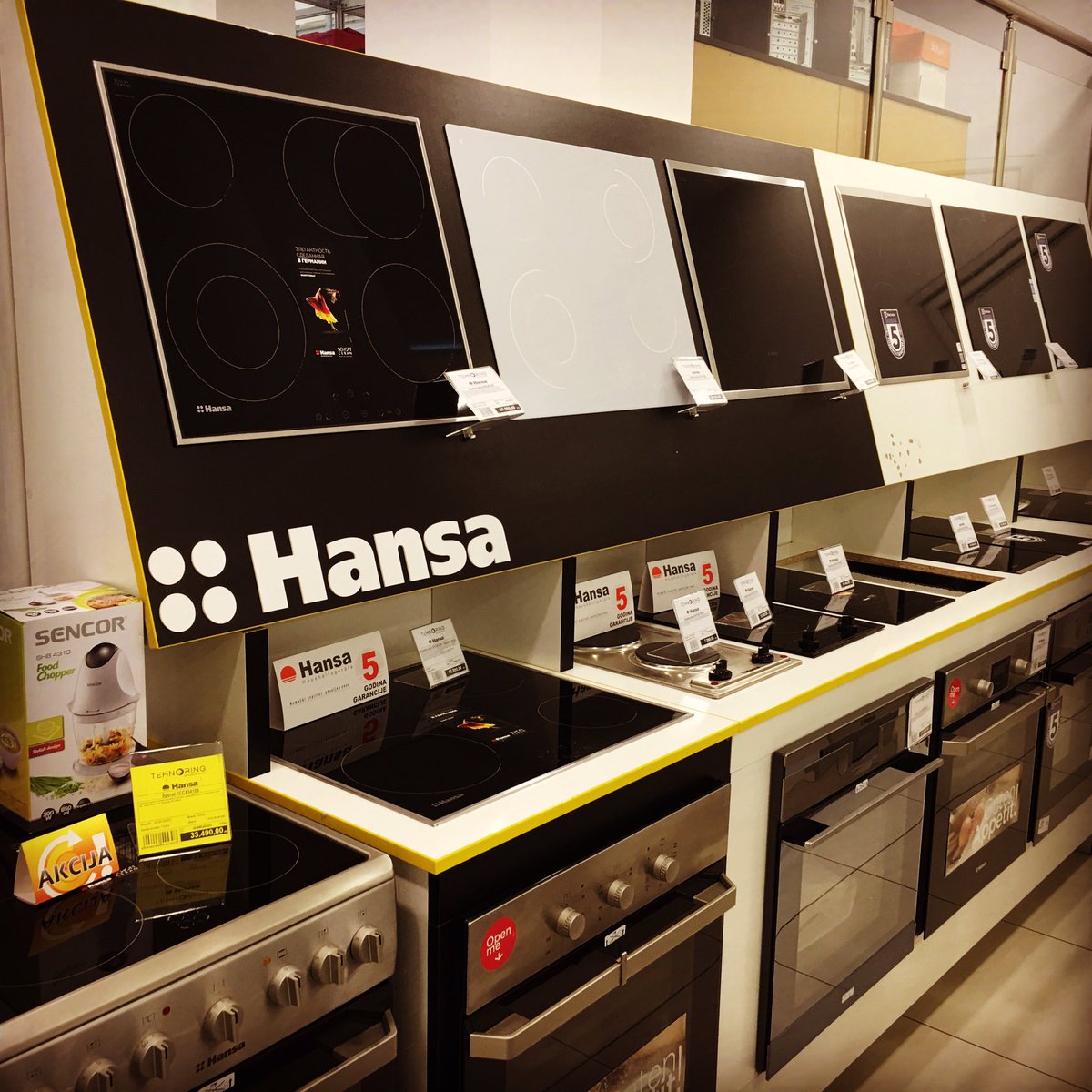 Tehnoring's tweet photo. #Posetite #tehnoring prodavnicu. Veliki izbor #hansa #electrolux #ugradnatehnika #kuhinja #rerna https://t.co/t53CxKYNcs