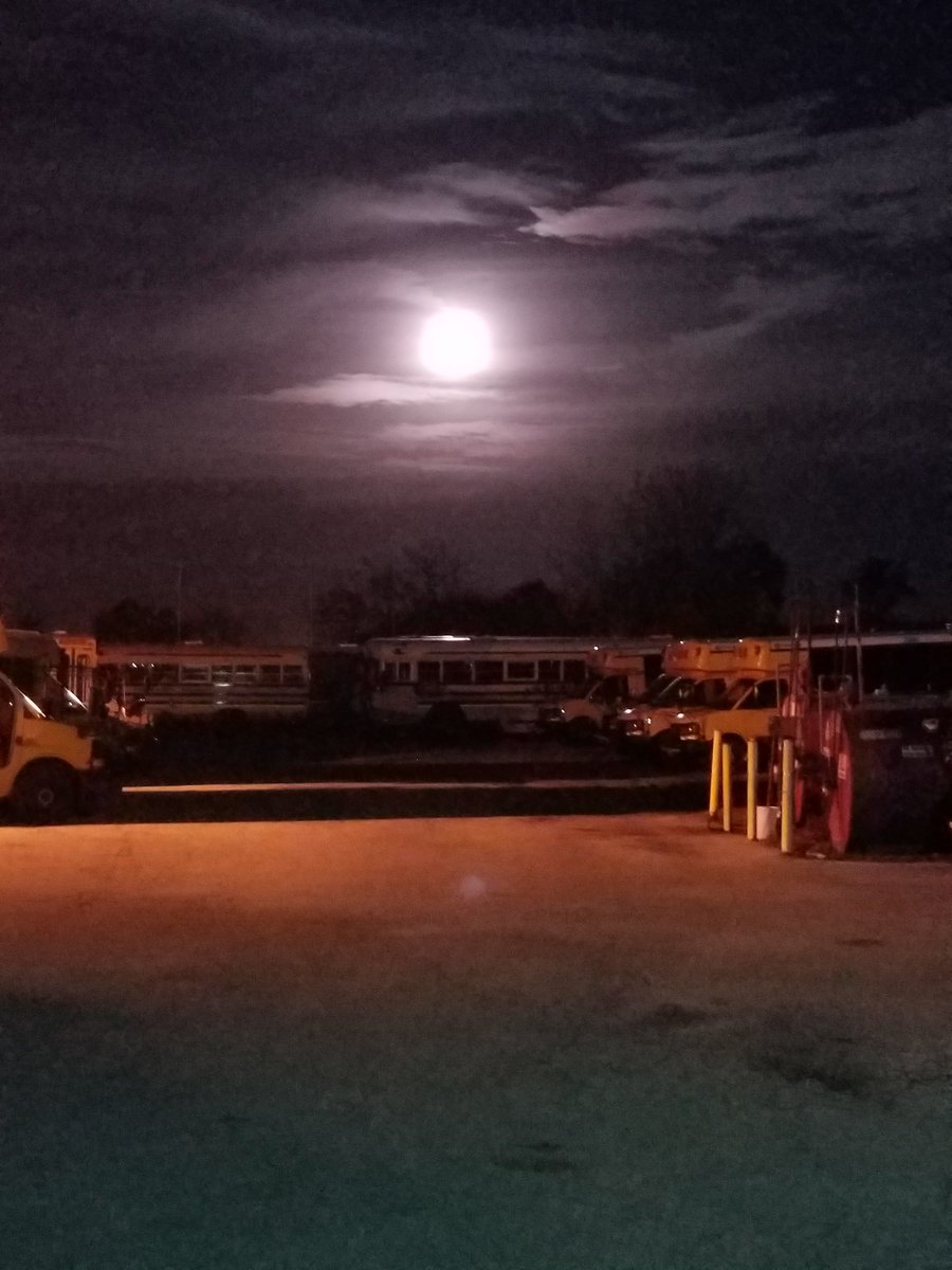 sunshine8870's tweet photo. @DurhamSchoolSvc being the early girl for 20 years has its perks https://t.co/3oQVusZPW5