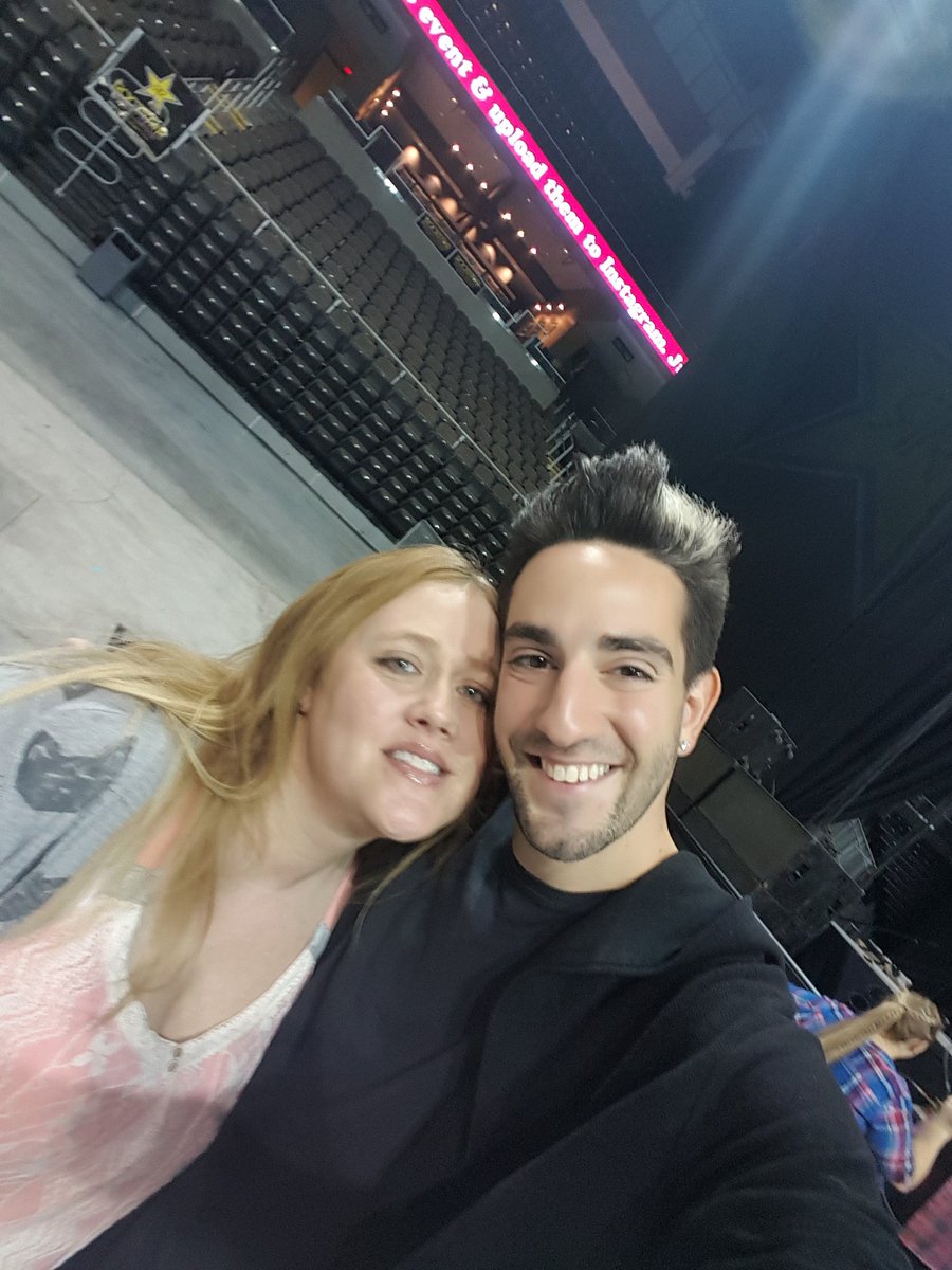 tasha_renee77's tweet photo. 11/14/15 #BTTFHT missing those @AllTimeLow guys.. π€π
Don't forget, we've got unfinished business,
stories yet to unfoldπΆ https://t.co/BSVhwuh72L