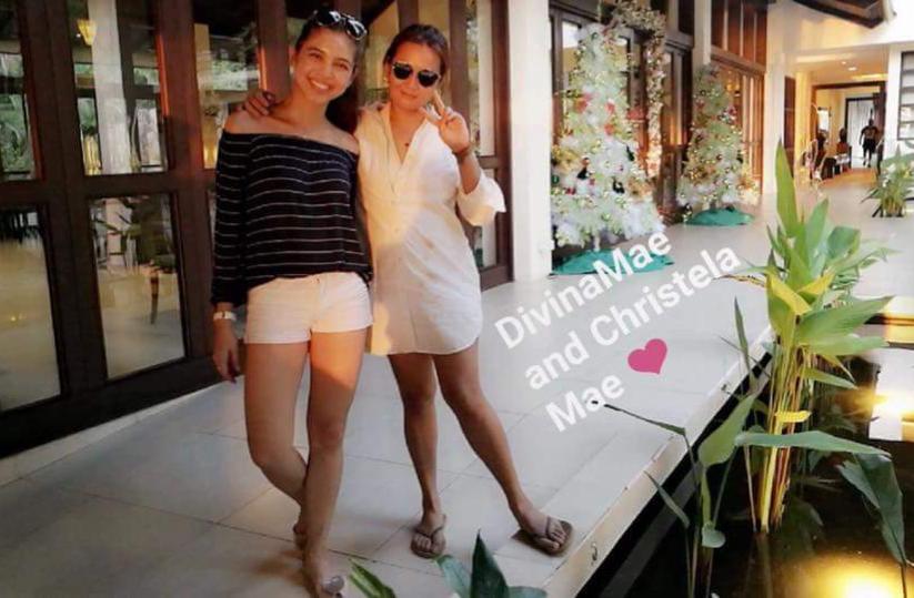 KateisheM's tweet photo. Maine's snapchat update | telayrobles
•Nanay Christmas tree pic
•Divina Mae and christela Mae
#ALDUBBabySoon https://t.co/33iobfeK3r