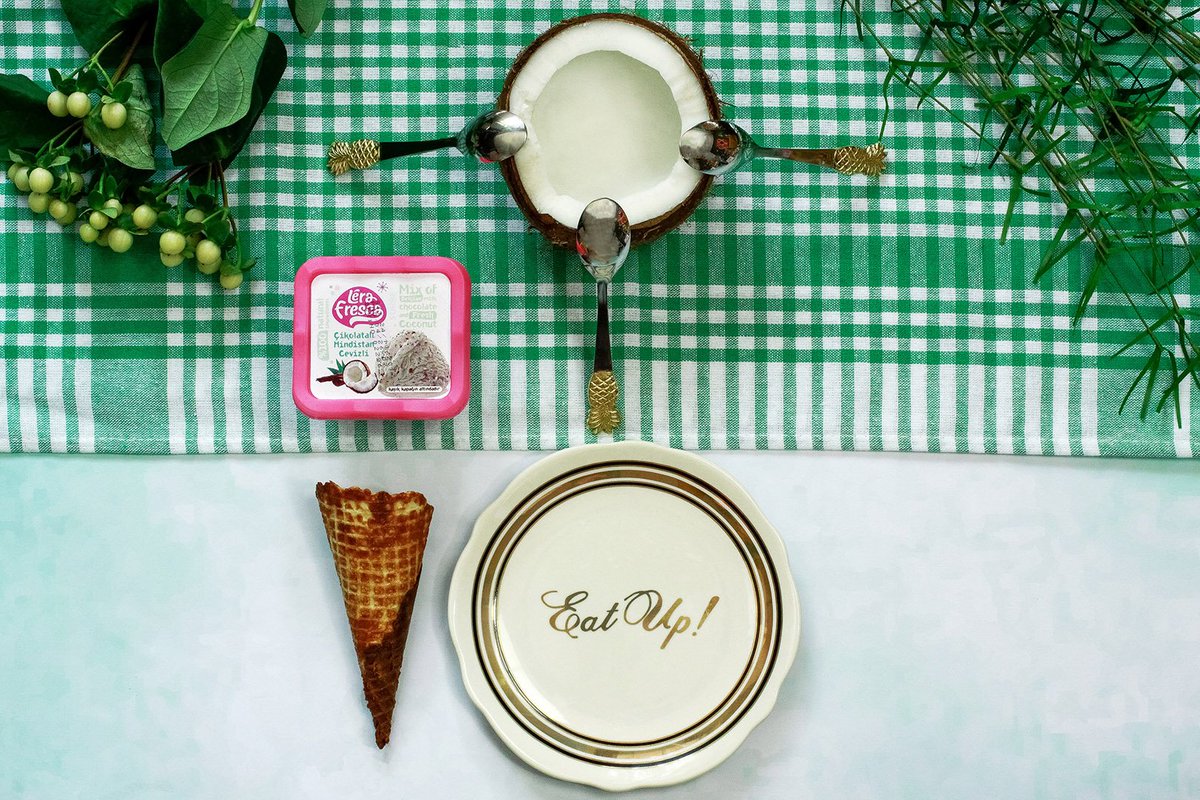 Her kaşığı yaz tadında, L'era Fresca çikolata parçalı ve hindistan cevizli dondurma! 🌴😋