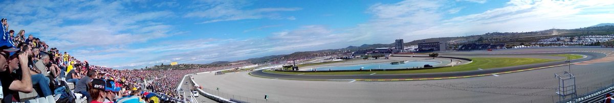 luis_cor_cas's tweet photo. GENIAL!! #ValenciaGP Con @ValeYellow46 y @marcmarquez93 !!! 🔥✊ https://t.co/jW2xySzD58