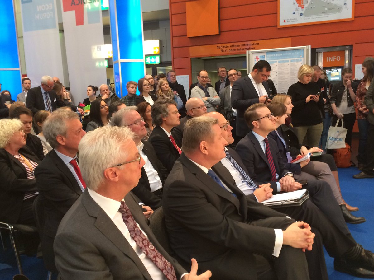 MichaelReiterPR's tweet photo. @groehe @TKinNW #ECON Forum #medica2016: Brücken bauen statt Mauern zw. Sektoren zementieren. Digitaler Wandel: #eHealthG als Beschleuniger https://t.co/CSZqOEdSax
