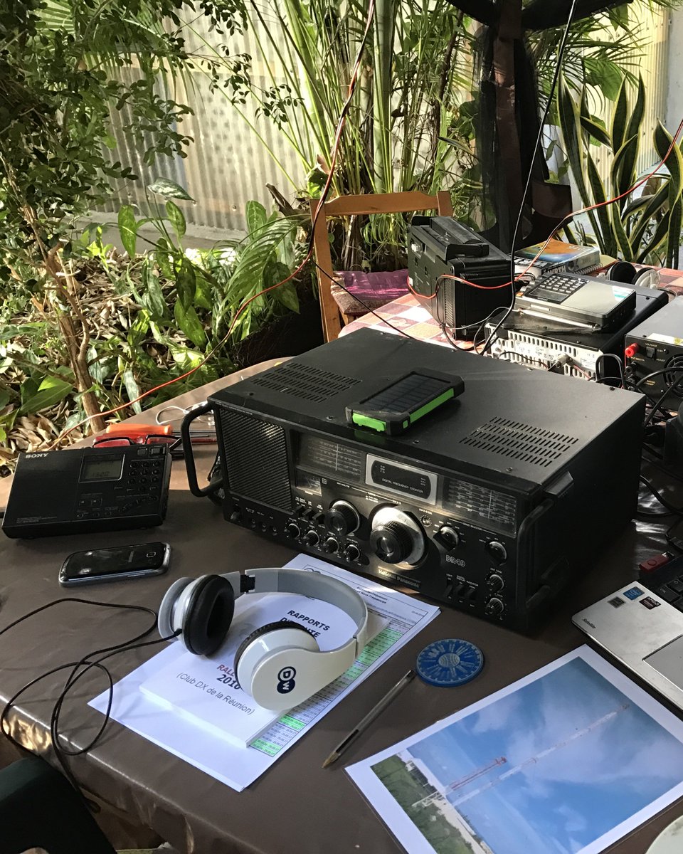 dx_run's tweet photo. All Shortwaves Radio Station #RallyeDX2016 #SW #DXing #LaRéunion @dw_francais @awrweb @twrafrica @TWRSouthAfrica @TWRPhils @twrasia @RFA_QSL https://t.co/vV63mex7mF