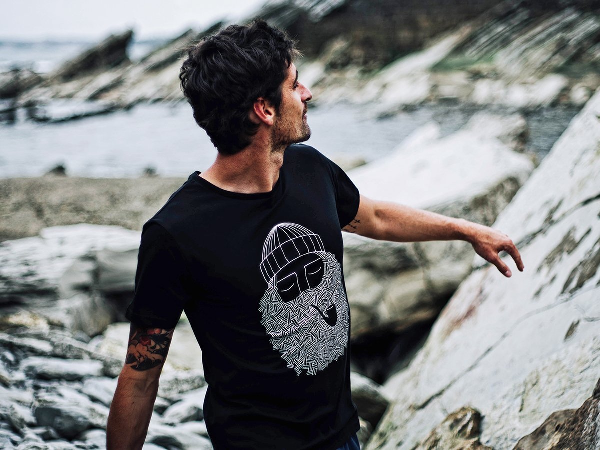 Tee SMOKING PIPE maintenant disponible sur la boutique de <a href="/lesinrocks/">Les Inrockuptibles</a>. Pensez-y, Noël arrive vite ! Lien direct : tinyurl.com/h854a87