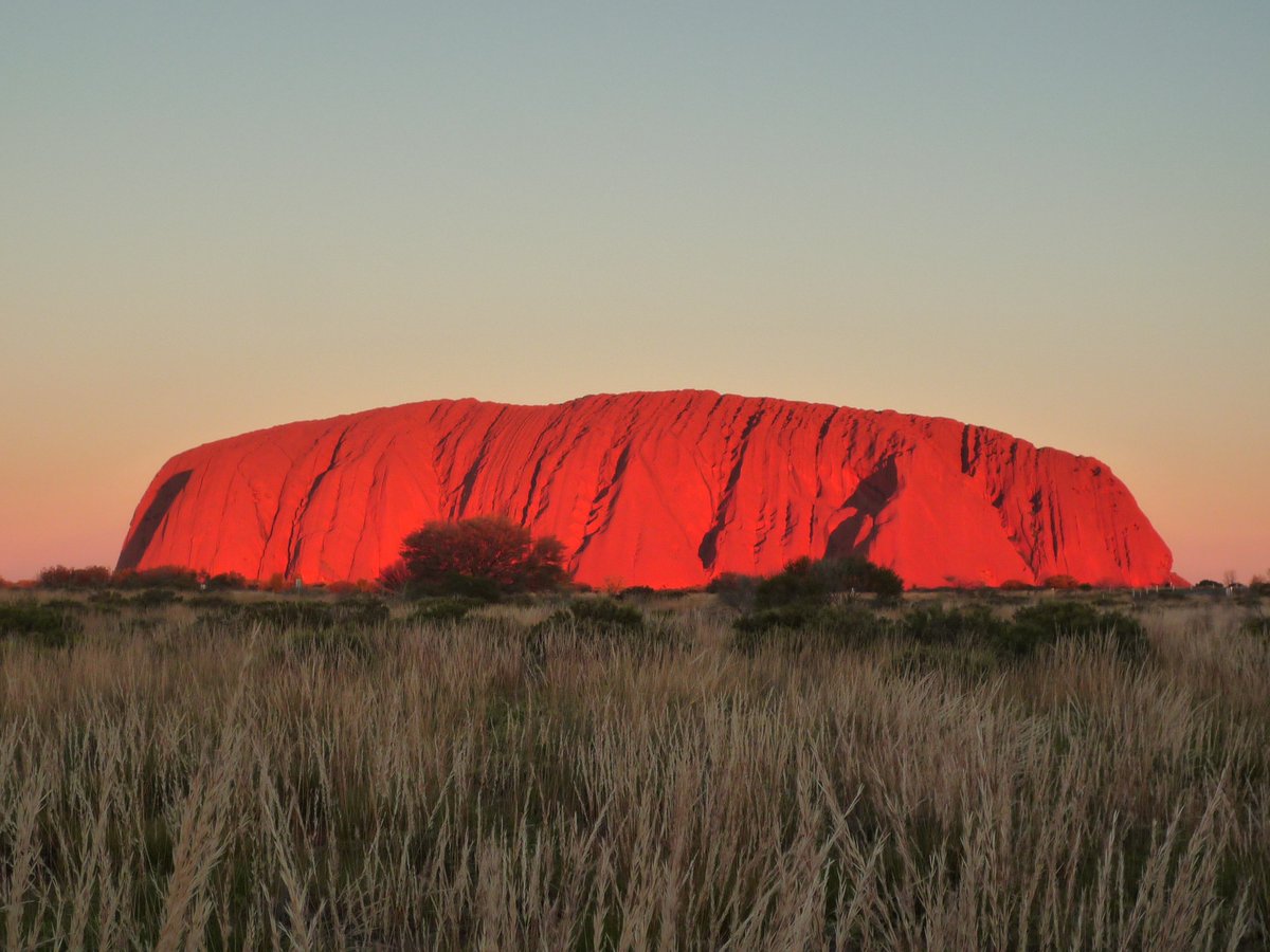 Mikoneko 巫女猫 良い石の日 いい石の日 ドールオーナーが撮ったドール以外の写真 これを見た人は赤い画像を貼れ 石の写真探してみたら 懐かしいの出てきた 石好きなら一度は行きたい 今のところ世界一大きい石 エアーズロック