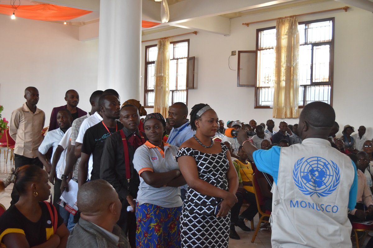 MONUSCO's tweet photo. #RDC Emission « #OkapiService » à #Beni: Les jeunes étaient avides de poser leurs questions sur comment dynamiser l’emploi des jeunes à Beni https://t.co/Ks090ypPia