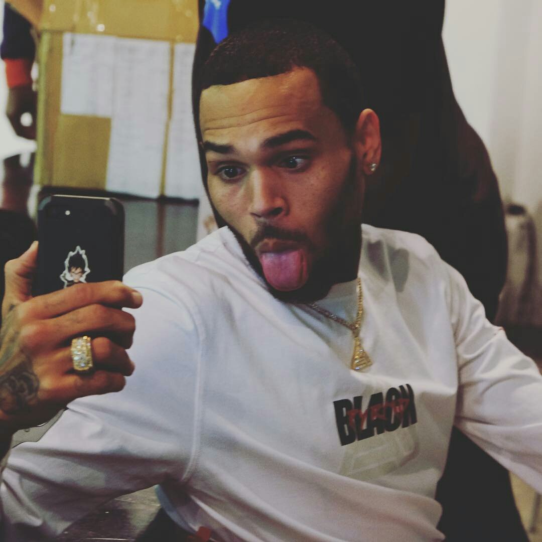 cbrownmjackson's tweet photo. @ChrisBrown Favorite Male Artist - SOUL/R&amp;B #AMAs #chrisbrown #breezy #teambreezy  #myprince #legend https://t.co/8sB40BLZVp