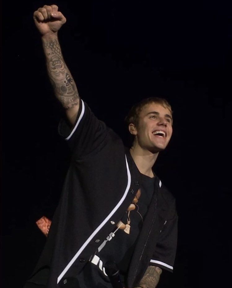 kejsiak's tweet photo. 'Kocham Was'
'TONIGHT is worth living'
'Poland, I'll be back soon'
'But when you told me that you hated my  FANS'
ON JEST NAJLEPSZYM IDOLEM! https://t.co/tJBLNysXQJ