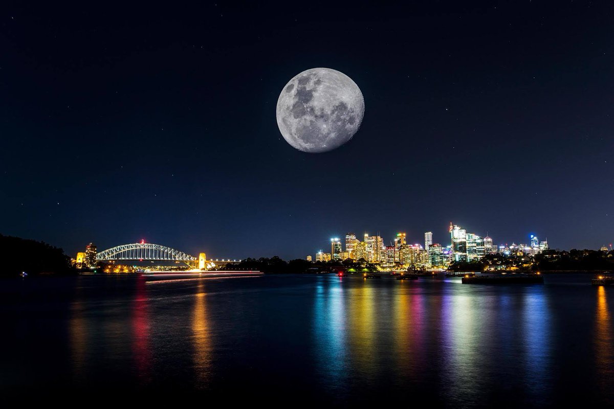 HaggleSearch's tweet image. Supermoon Sydney via @cityofsydney #supermoon #SuperLuna