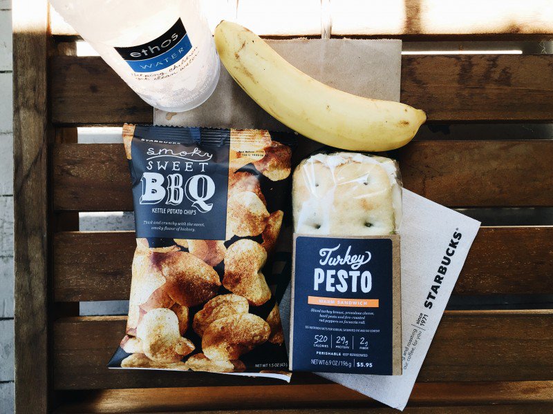 Starbucks invites customers to help donate meals to people in need. Here's how to help with <a href="/FeedingAmerica/">Feeding America</a> sbux.co/2fOkWY8 #hunger