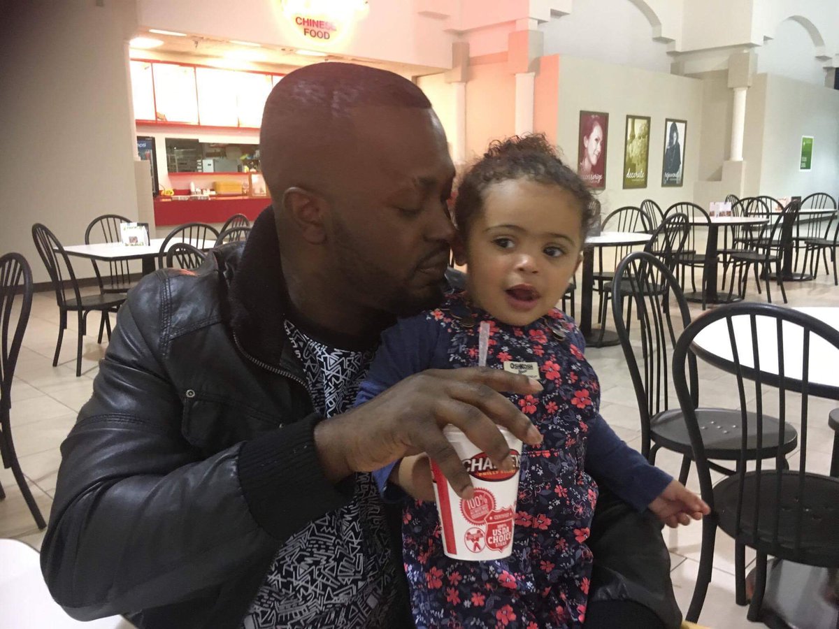 Quobisky's tweet photo. Wen u re happy to be with yur babe girl https://t.co/GznNexqgQx