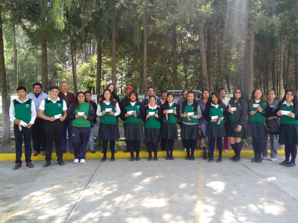 CecytemVCarbon's tweet photo. Acciones por la Educación en Cuatitlán. @somoscecytem @eruviel_avila @AnaLiliaHerrera #MexiquensesMejorPreparados https://t.co/4wJKh1lvaM