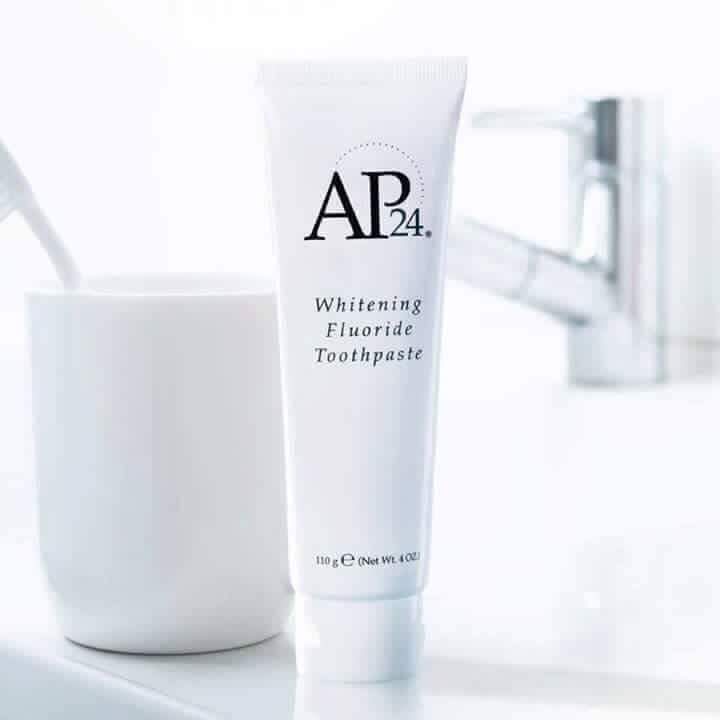 hayz_nu's tweet photo. Selling this amazing new products sooooo excited. Please tweet me if your interested #teeth #whitening  #lovingtheseproducts!! https://t.co/lFro2UnaGB
