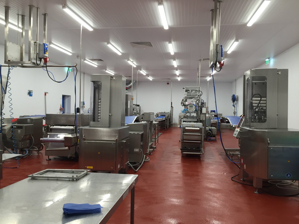 andrewdwelsh's tweet photo. New LED lighting to the slicing facility looking good nice and clean @SandTSystems https://t.co/NV5qkqCaMc