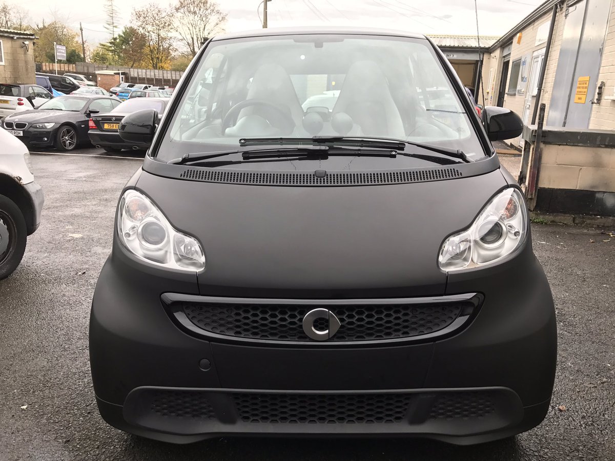 VenomWraps's tweet photo. "Smart" little wrap finished today in @3MWrapsUK @William_Smiths 1080 Matte Black and Gloss Black! #smartcar #wrap #matteblack https://t.co/DYIP5bUH6W