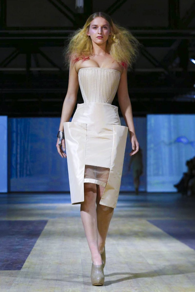 rpm080's tweet photo. DorhoutMees #runway #PFW16 #FashionWeek #fashionwear #moda #outfit #rtw #DorhoutMees https://t.co/rk7uL9gwBp https://t.co/HKegvsO4MG