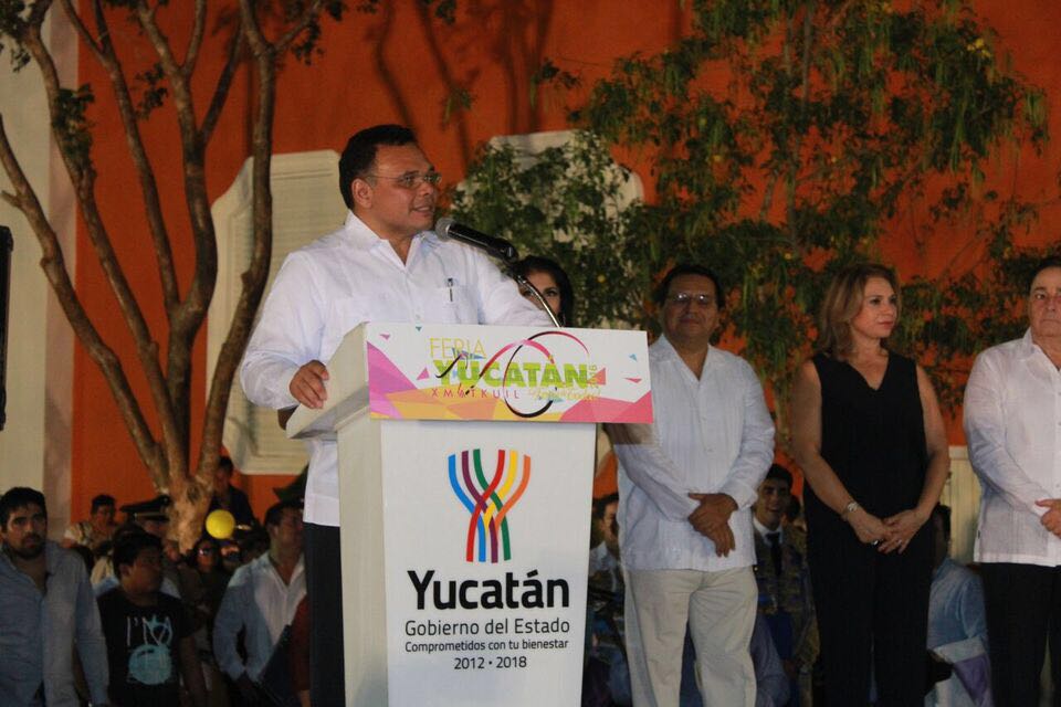Nuestro jefe <a href="/ArmandoCasaresE/">Armando Casares E.</a> durante la inauguración de la 42º #FeriaDeXmatkuil Yucatán, representado a los Agentes de Viajes de Yucatán