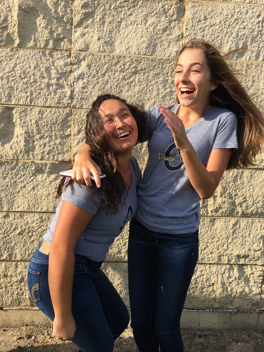 HurtKenzie's tweet photo. Happy birthday Reneé! You better pass that test so you can drive me around 🙃 https://t.co/7SRvTdi1Nj