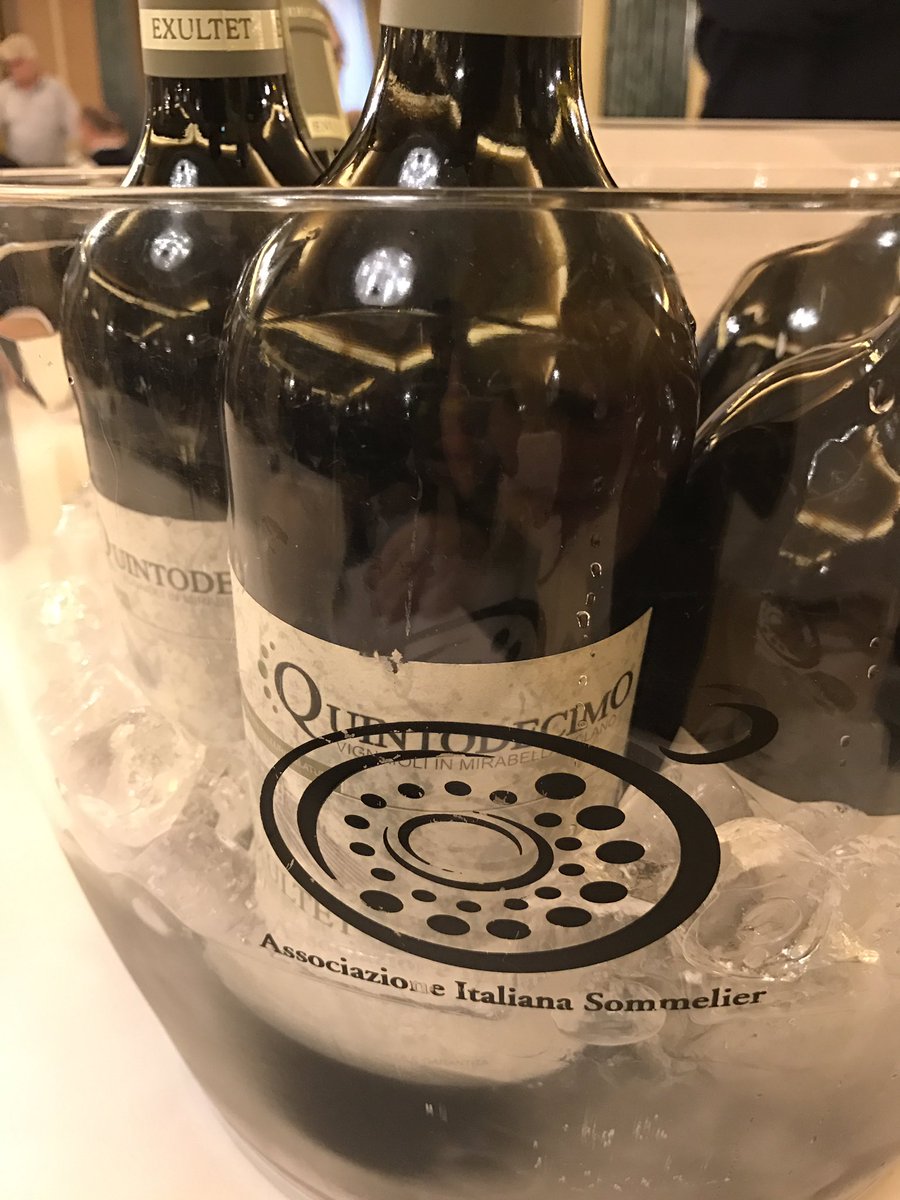 Live @WestinPalaceMil : Anche i bianchi invecchiano (alcuni veramente bene!) #AIS #winelover <a href="/idachic/">Chic,#39-Ida_B</a> <a href="/babietoile/">Barbara Demartin</a> <a href="/appetiti/">Senatia</a>
