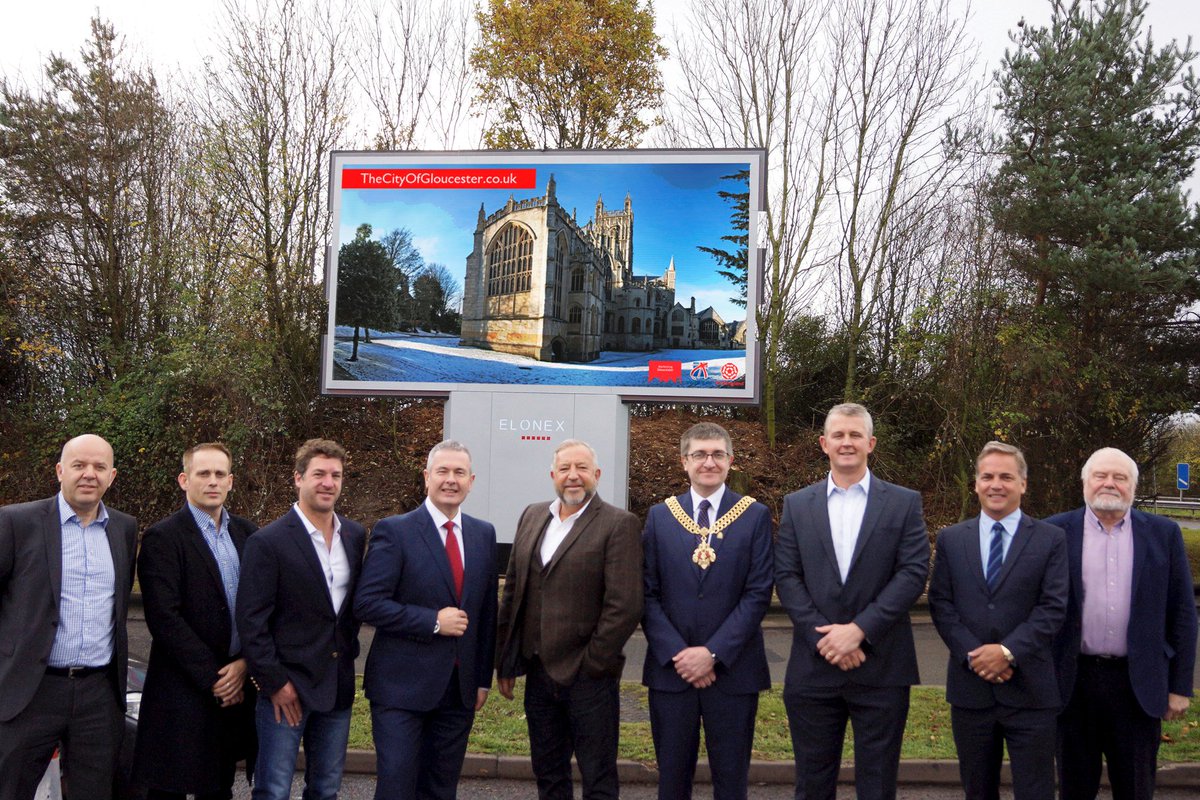 ElonexOutdoor's tweet photo. NEW Elonex Digital Screen Network Arrives @RoadChef! UK-wide Digital 48 Sheet service area screens unveiled> https://t.co/atii3GyvQe #DOOH https://t.co/XTQHbpYDI4