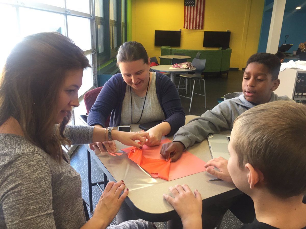 mcperry705's tweet photo. Central students mentoring Duquesne Elementary students on graphic design software. #Fab4All. @StanWhiteman @DrToddKeruskin @brocco187 https://t.co/3H2O4OIqyJ
