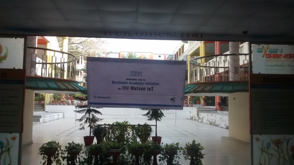 amol_kulk's tweet image. IBM Watson event in Gyan Ganga college, #Jabalpur. #Amazing response... Jabalpur is now #iotized...#Watson #Bluemix #cognitive  &amp;amp; much more