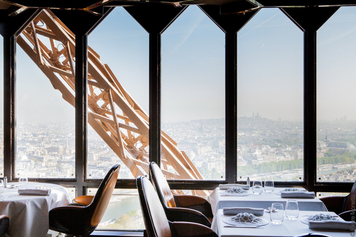 La Tour Eiffel On Twitter The Restaurant Le Jules Verne Has