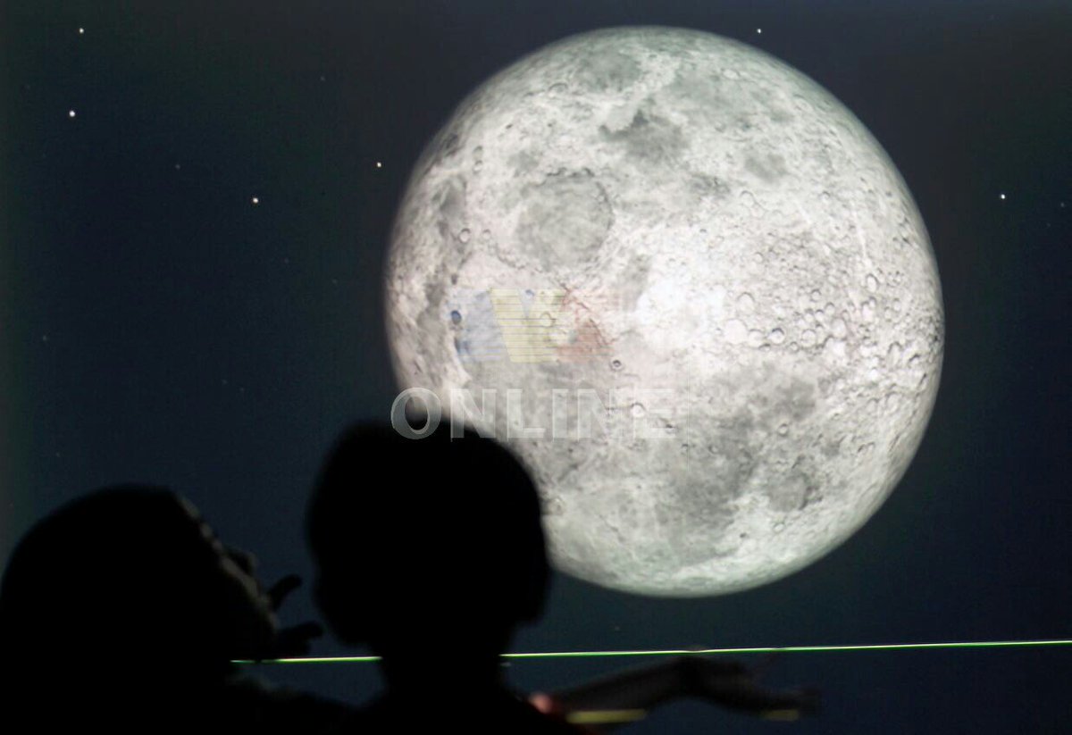 Fenomena bulan penuh perigee atau "supermoon" yang dirakamkan di beberapa lokasi di Malaysia.

Foto : BBEX