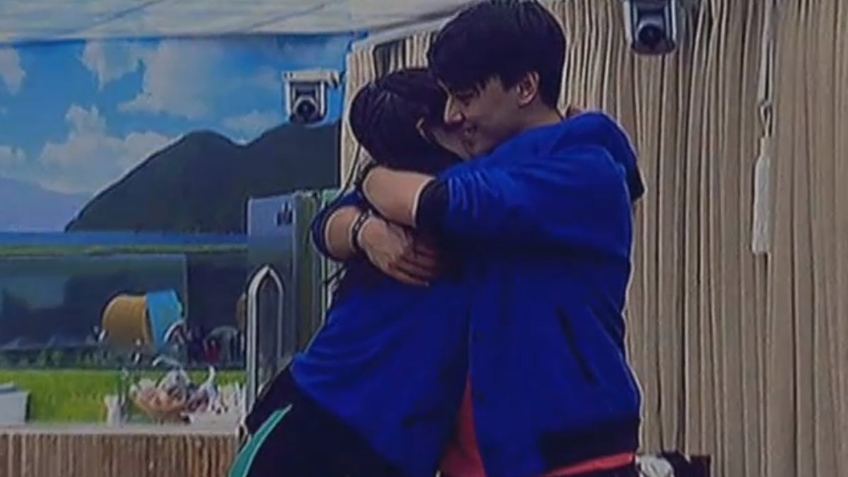 dxntplay's tweet photo. "The reason I felt happy was because, you know, Kisses is with me in the Big 3..." - Edward

#KissWard https://t.co/Nv1FYrPreq
