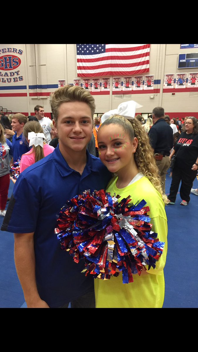 Happy 18!!❤️️🎊🎁🎉