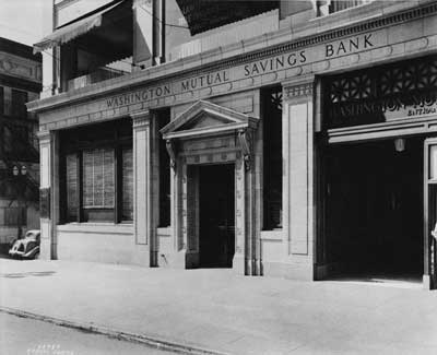 GildedAge7's tweet photo. Just bought out this bank because they couldn't keep up with me! They thought they had a chance in this ruthless industry HA! #ProEraGildAge https://t.co/YmAnG3MN6m