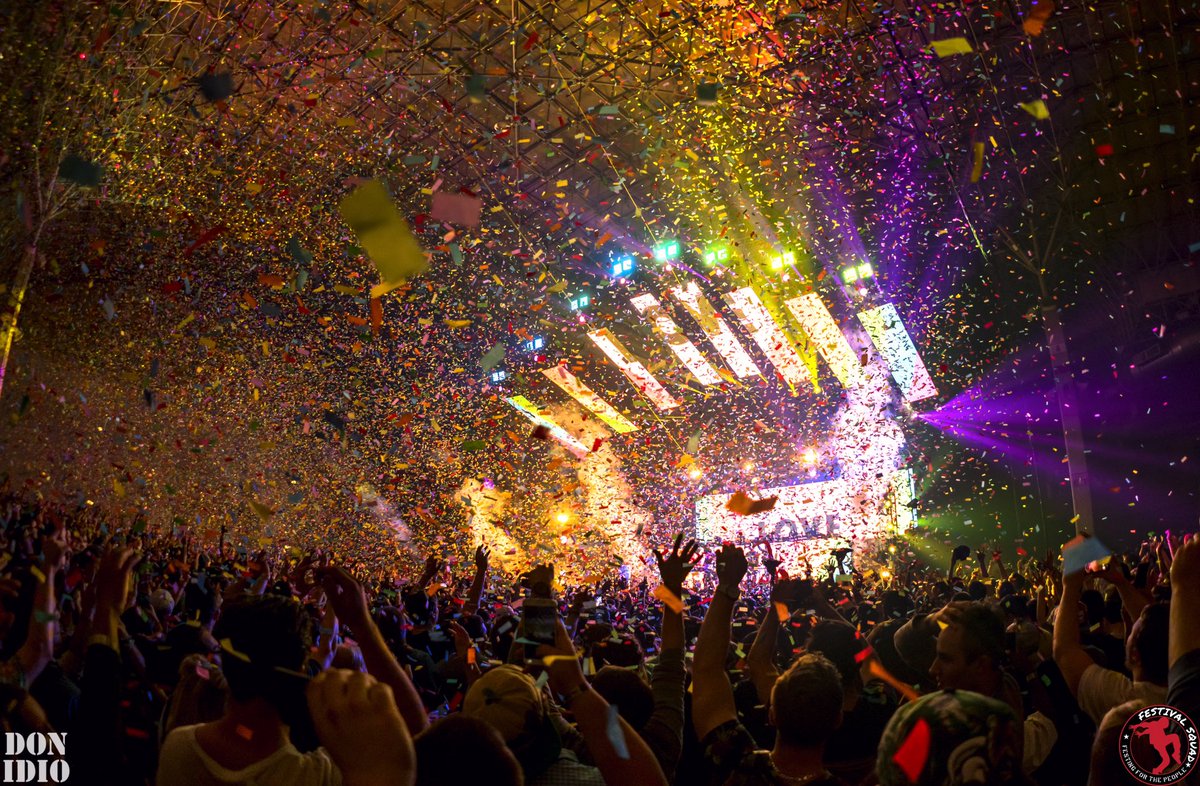 Festival_Squad's tweet photo. #Griz was seriously amazing at Navy Pier @mynameisgriz @reactpresents @allgoodrecs @divisuals #MakeAmericaGrizAgain #GoodWillPrevail https://t.co/csZGVgMguv