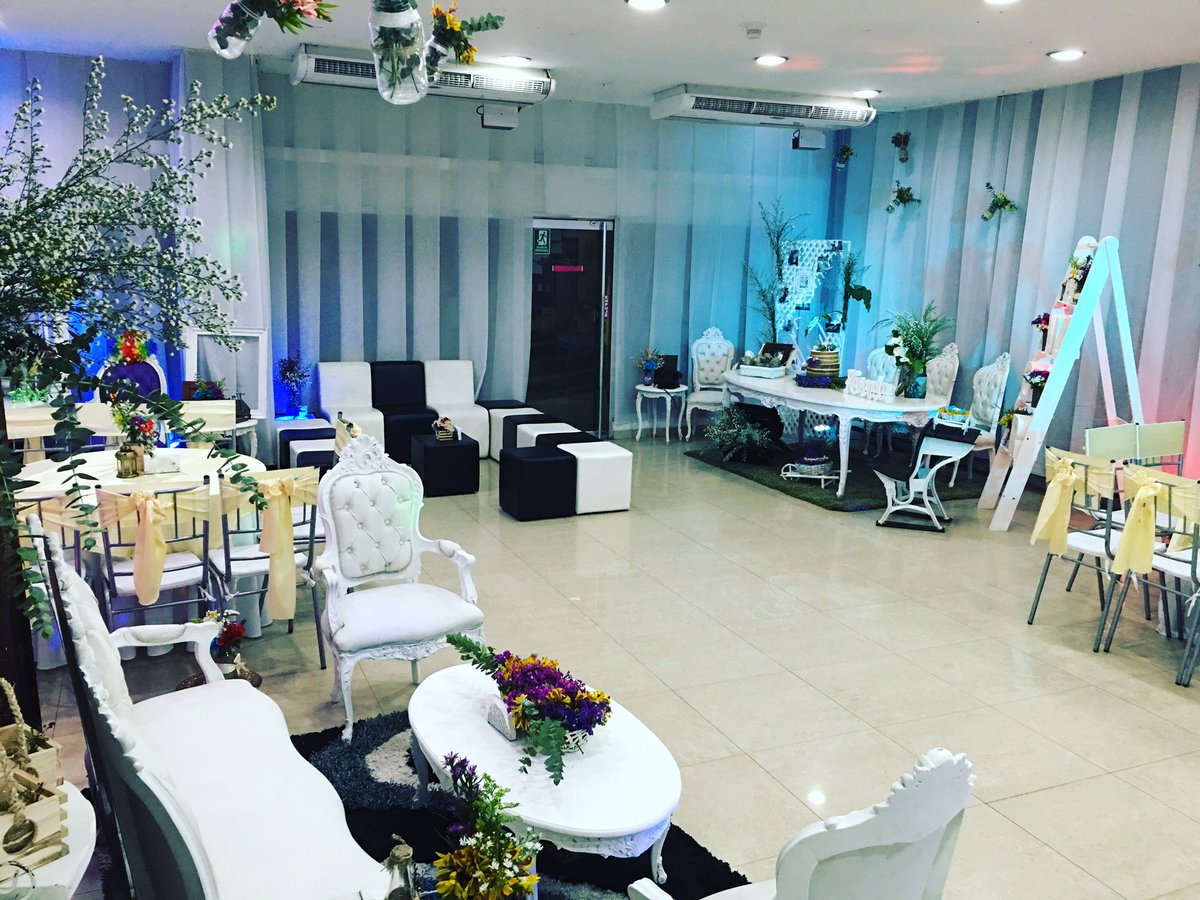 Kolorsparty's tweet photo. Celebración con Clase, ven y compruébalo ubicados en Maracay estacionamiento 24 horas. 0414-4575763, 0243-2324868 kolorsparty@gmail.com https://t.co/366ScKNKwJ