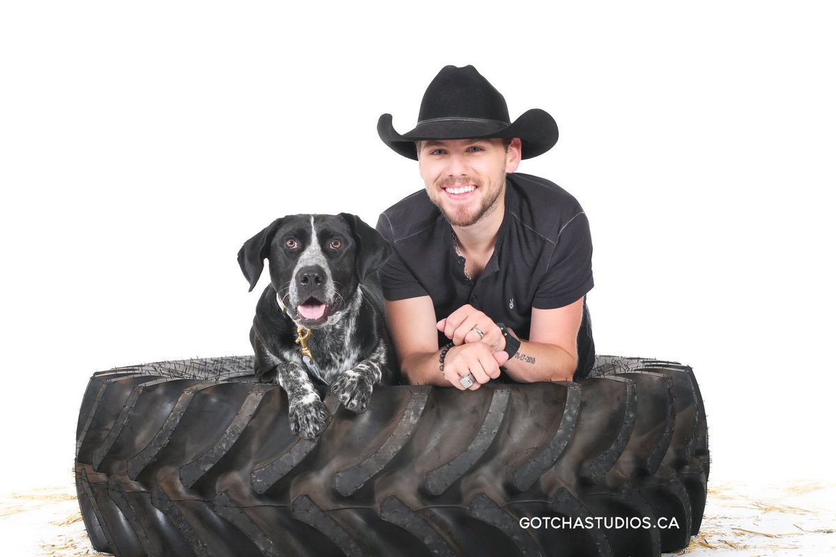 BrettKissel's tweet photo. Get your 2017 @TopCountryNews Sounds &amp; Rescue Hounds Calendar: TopCountry.ca! Proceeds to @TEAMdogresq https://t.co/Cyh49V95Cn  #ThinkRescue https://t.co/OUhF66ZBoP